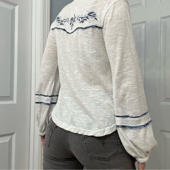 Free People Blouse Embroidered Floral White Blue Boho Dainty Size Extra Small - Picture 3 of 8